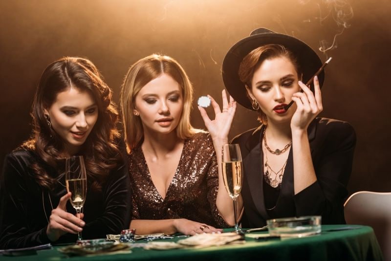 haotogel slot mobile app displaying live market countdown timers for Liga 1 matches and casino games